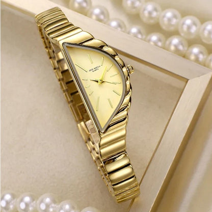 ساعة نسائية كوارتز بتصميم فني ذهبي